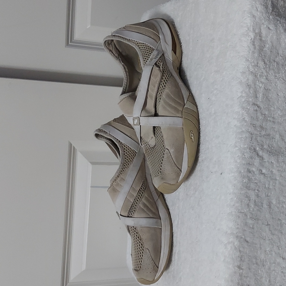 Natural Sport tan comphy shoes, size 10.